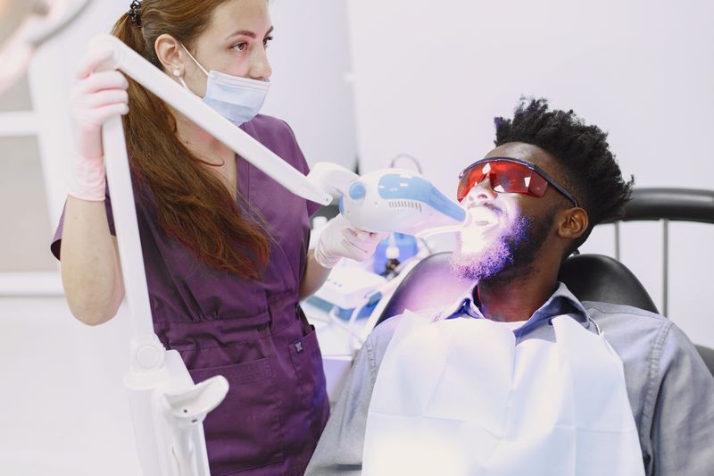 Blanqueamiento dental profesional dientes blancos
