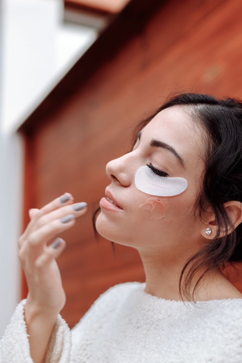 24K Gold Collagen Under-Eye Patches anti-aging beauty treatment