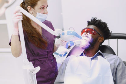 Blanqueamiento dental profesional dientes blancos