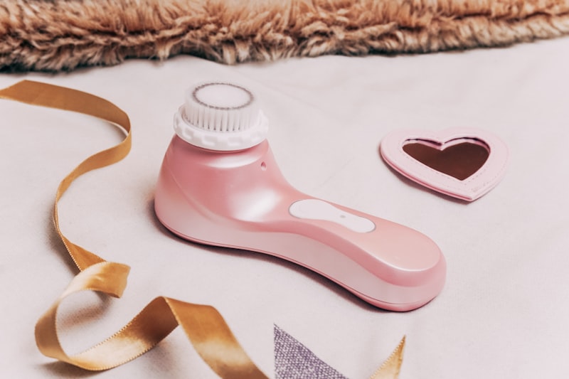 Electric Gua Sha Face Massager with EMS + Heat + Vibration — Sculpt & Lift