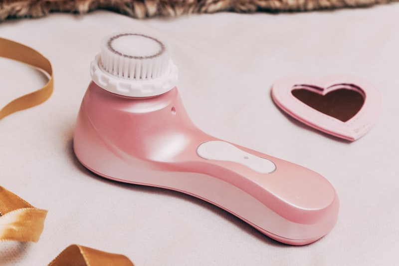 Electric Gua Sha Face Massager with EMS + Heat + Vibration — Sculpt & Lift